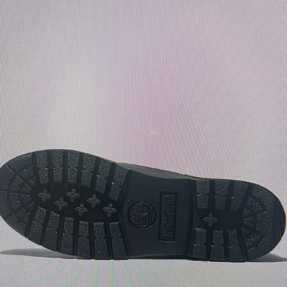 Brand new in box Men’s Waterproof low field boot in black Nubuck. - Picture 4 of 5